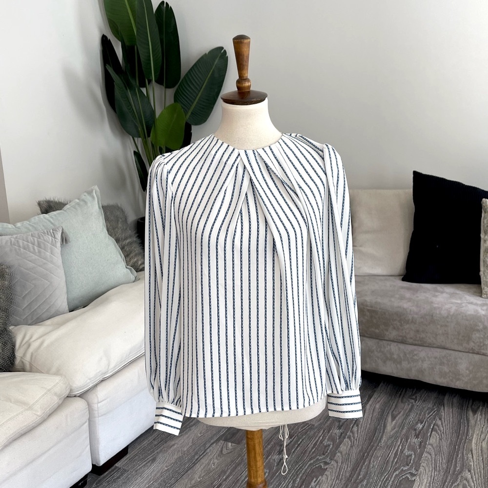 NWT $51 rope stripe pleated neck top
